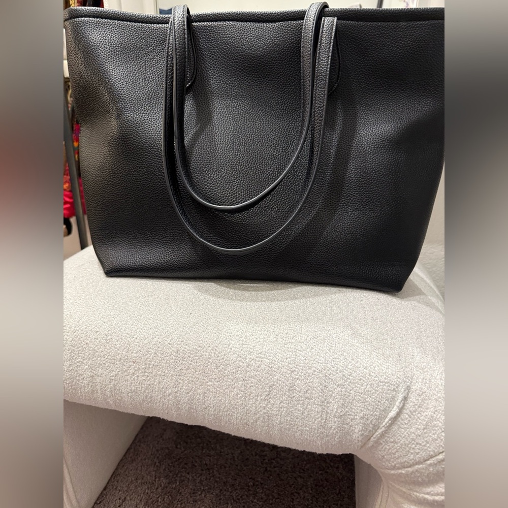 Elegant Black Leather Tote Bag